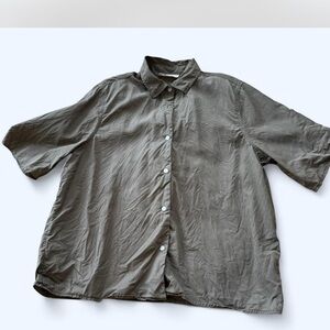 Everlane boxy button down. Fantastic cut and buttery soft